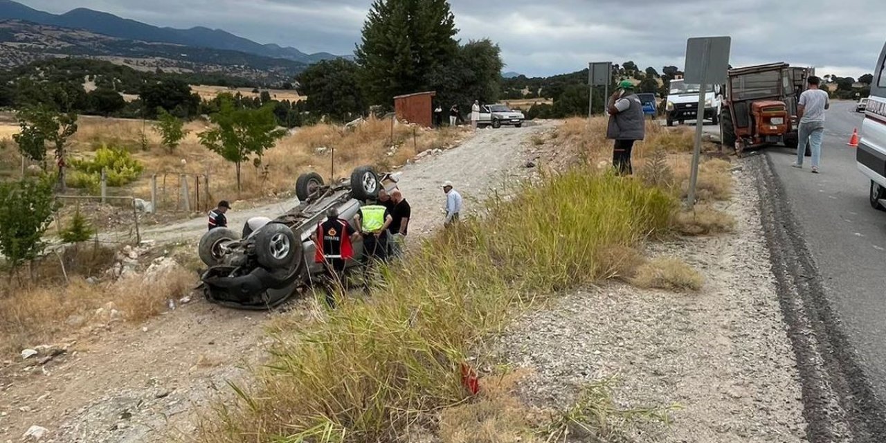 Kütahya'da Trafik Kazası: 2 Yaralı