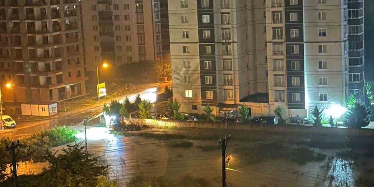 Fatsa'da Sağanak Yağış Ulaşımı Aksattı