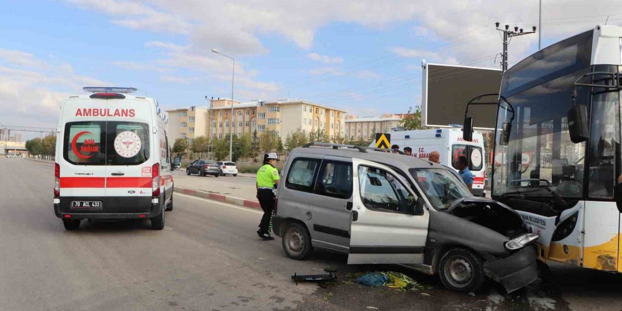 Karaman’da Halk Otobüsü İle Ticari Araç Kafa Kafaya Çarpıştı: 5 Yaralı