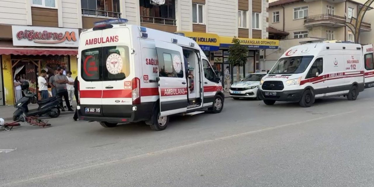 Alaca'da Motosiklet ve Bisiklet Çarpıştı