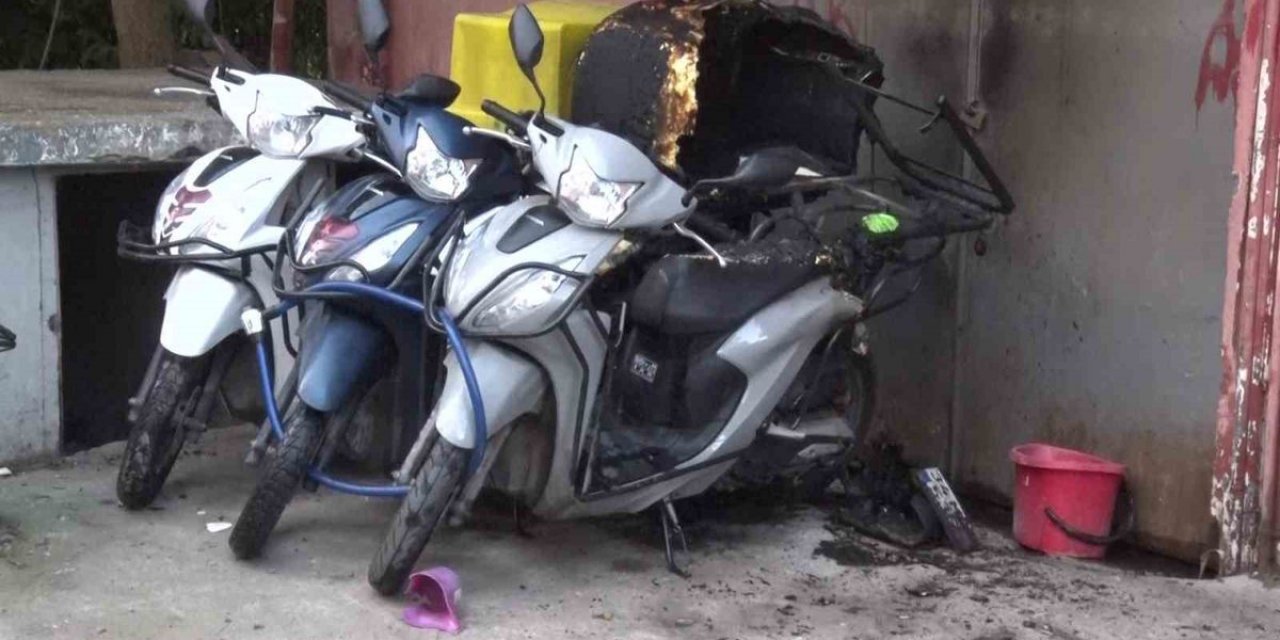 Kadıköy'de Motosiklet Kundaklama