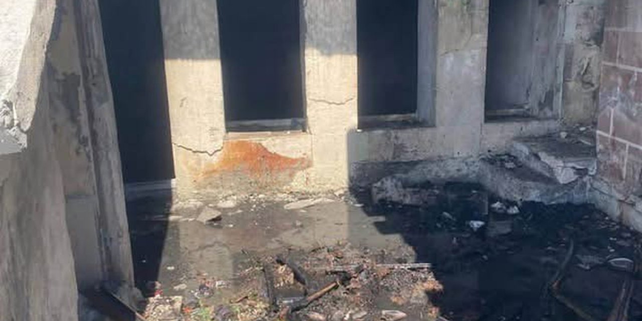Antakya'da Metruk Binada Yangın Kontrol Altına Alındı