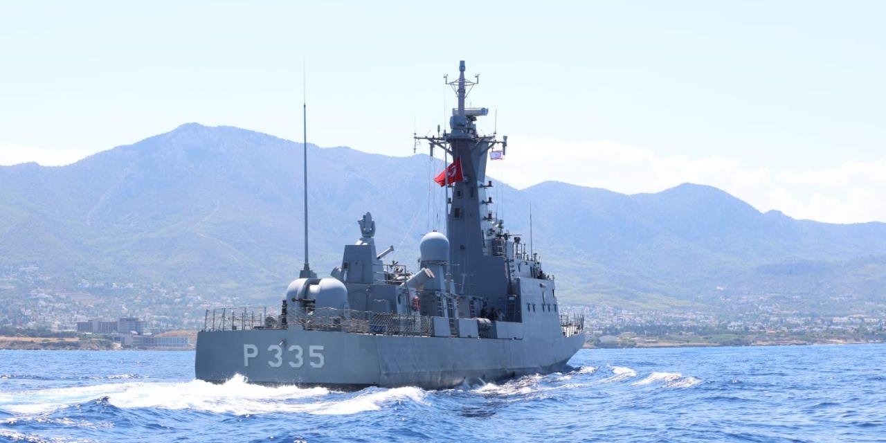 TCG Işın Alabora Olan Geminin Enkazı İçin Taramalara Başladı