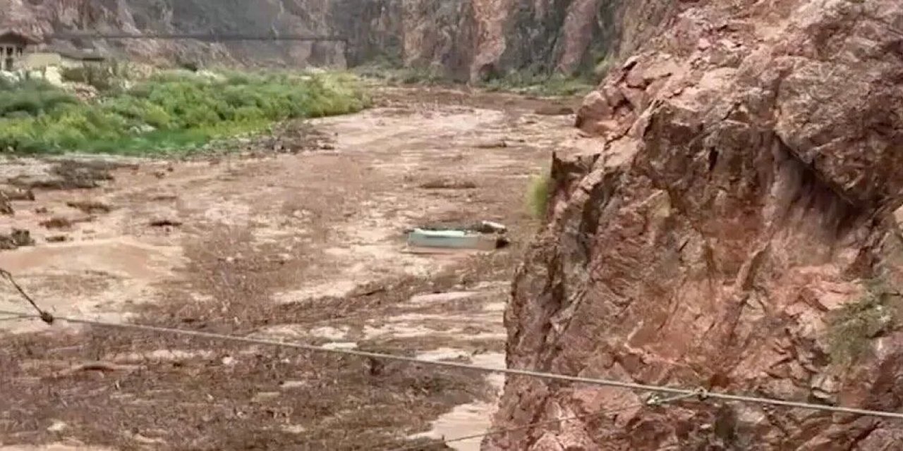 ABD'de Büyük Kanyon'daki Selde Hayatını Kaybedenlerin Sayısı 2'ye Çıktı