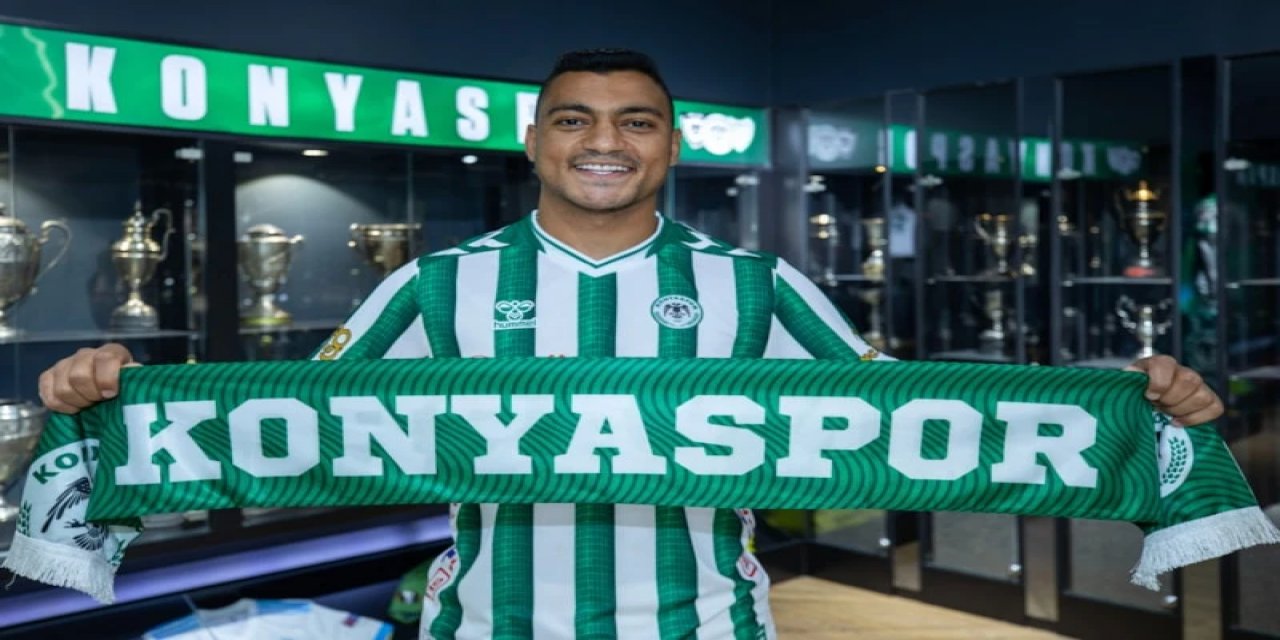 Mostafa Mohamed Süper Lig'e Geri Döndü: Konyaspor'a İmza Attı