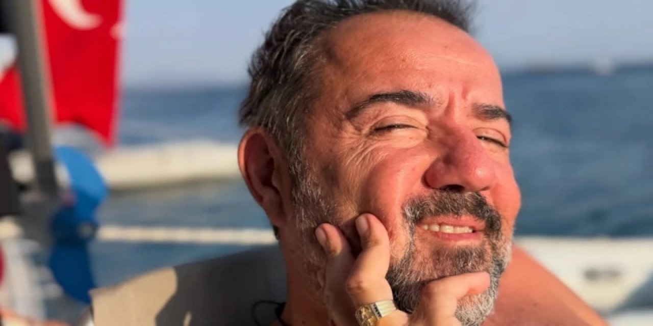 Ata Demirer'den Yeni Aşk Karesi! Genç Sevgili İyi Geldi