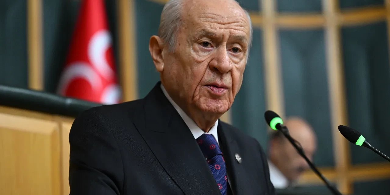 Ankara'da Fırtına Öncesi Sessizlik: Bahçeli'ye Yakın İsimden Siyasal Dengeleri Değiştirecek Şifreli Paylaşım!