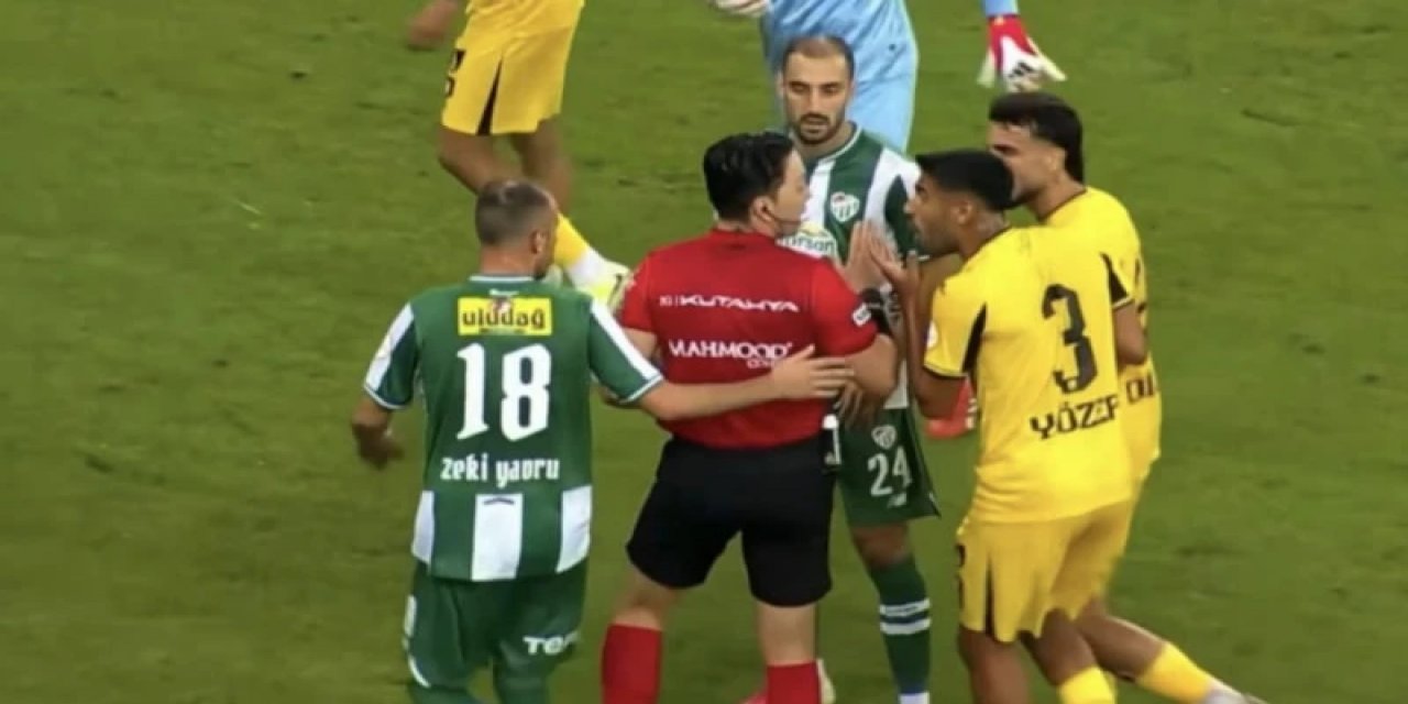 Futbolcular Bile İnanamadı: Bursaspor-İstanbulspor Maçında Taçtan Ofsayt Kararı