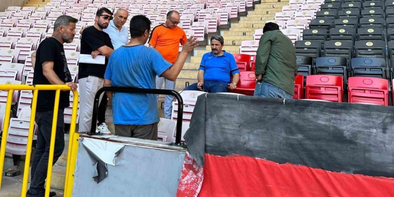 Eskişehir'deki Prof. Dr. Fethi Heper Stadyumu'nda Koltuklar Yenileniyor