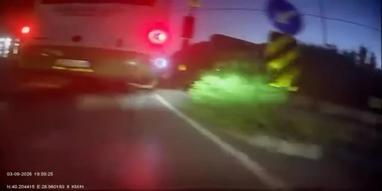 Bursa'da Kırmızı Işıkta Geçen Otobüs Şoförü: Ne Olacak Cezamızı Çekeriz