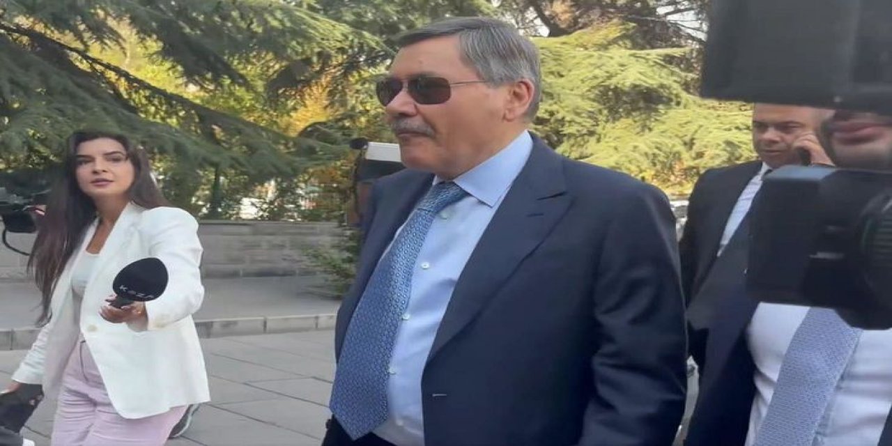 Melih Gökçek İfade Vermeye Sakız Çiğneyerek Geldi