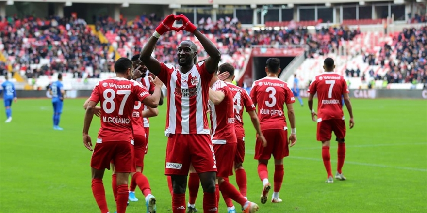 Lider Sivasspor Sahasında Kazandı