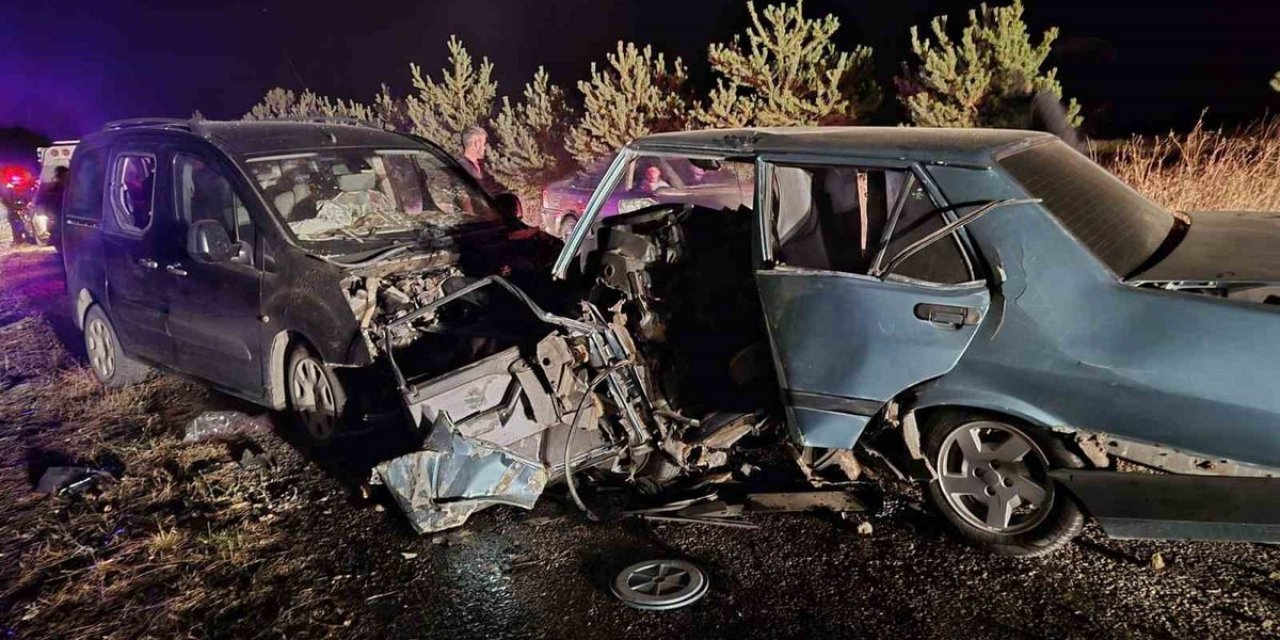 Yozgat Sorgun'da İki Araç Çarpıştı, 1 Ölü, 2 Yaralı