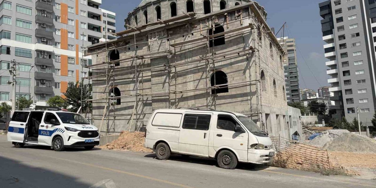 Tarsus'ta Cami Bekçisi Ölü Bulundu