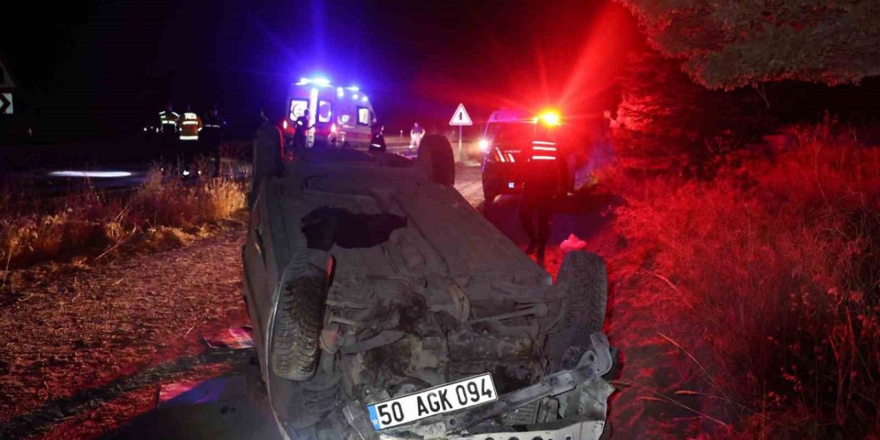 Nevşehir'de Otomobil Şarampole Devrilip Takla Attı, 1'i Ağır 5 Kişi Yaralandı