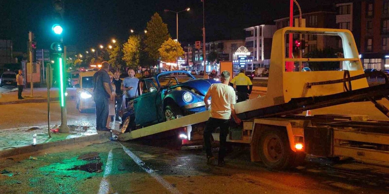 Düzce Bahçeşehir Bağlantı Yolundaki Kazada 3 Kişi Yaralandı