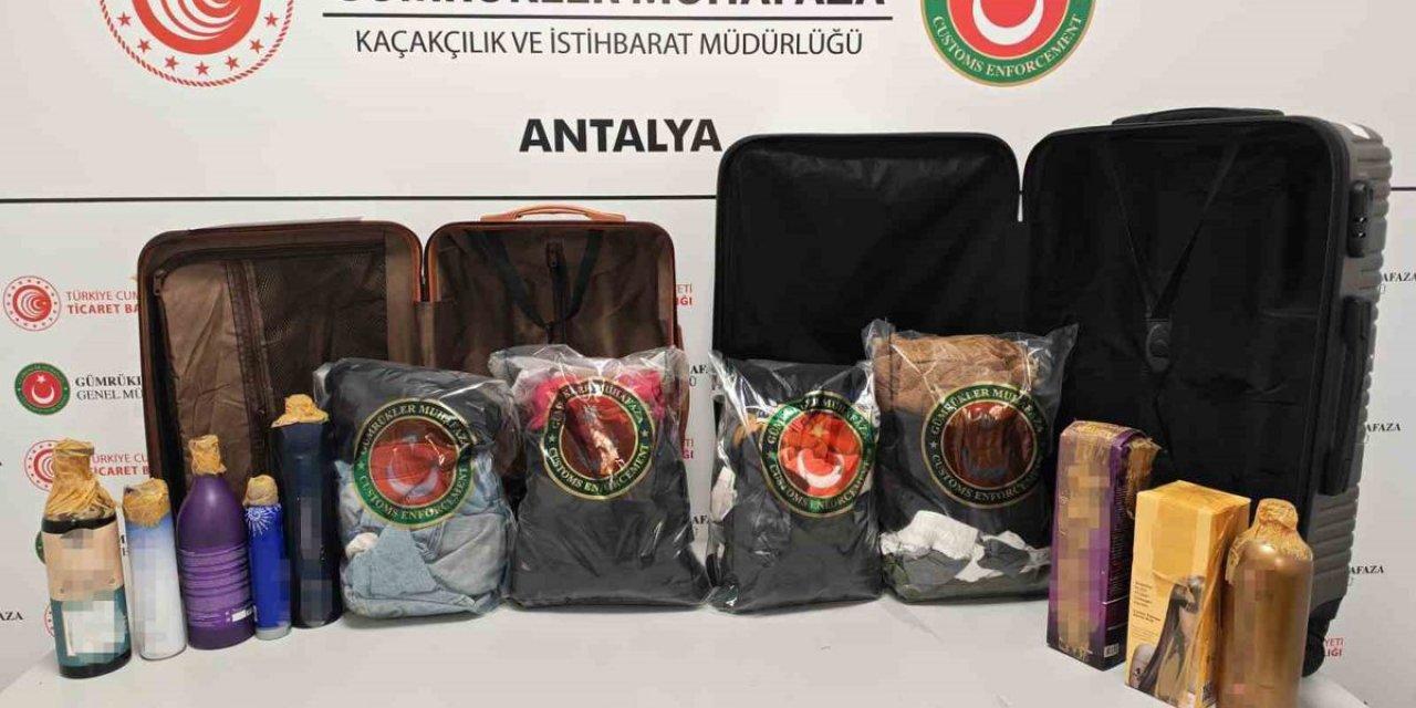 Antalya Havalimanı'nda Şüpheli İki Valizden 70 Milyon Liralık Likit Metamfetamin Çıktı