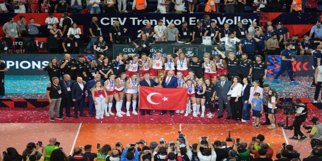 Avrupa Basını Filenin Sultanları'nı Konuşuyor!