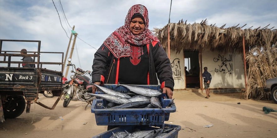 Gazze'deki Balık Pazarında Yıllardır Kadın Sesi Yankılanıyor
