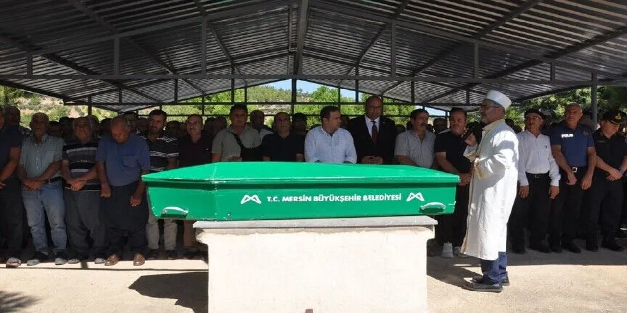 KKTC'de Geminin Batması Sonucu Hayatını Kaybeden Şerif Özdemir'in Cenazesi Mersin'de Toprağa Verildi