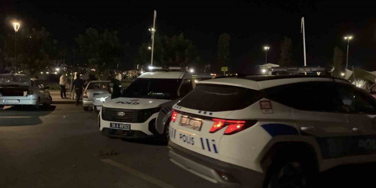 Kayseri Melikgazi'de Bıçaklı Kavgada 1 Kişi Yaralandı, Saldırgan Gözaltına Alındı