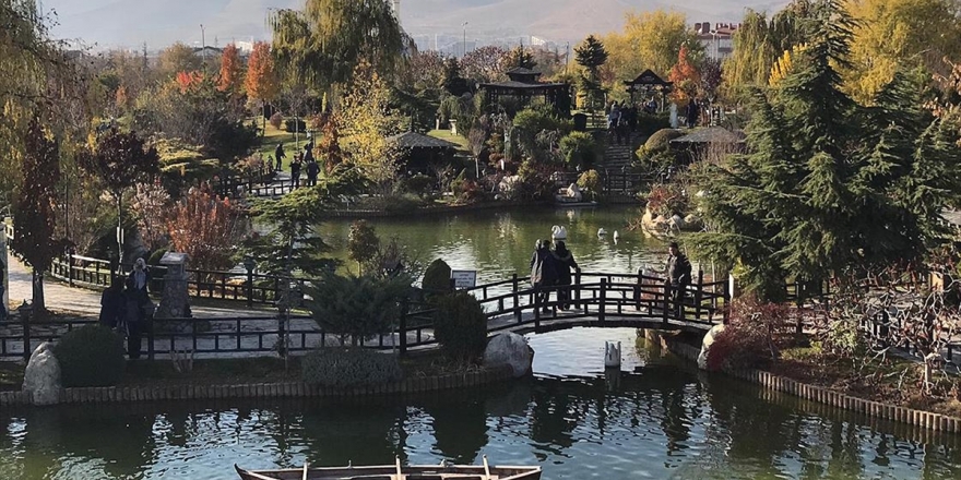 Konya'nın Parkları Ziyaretçileriyle Şenlendi