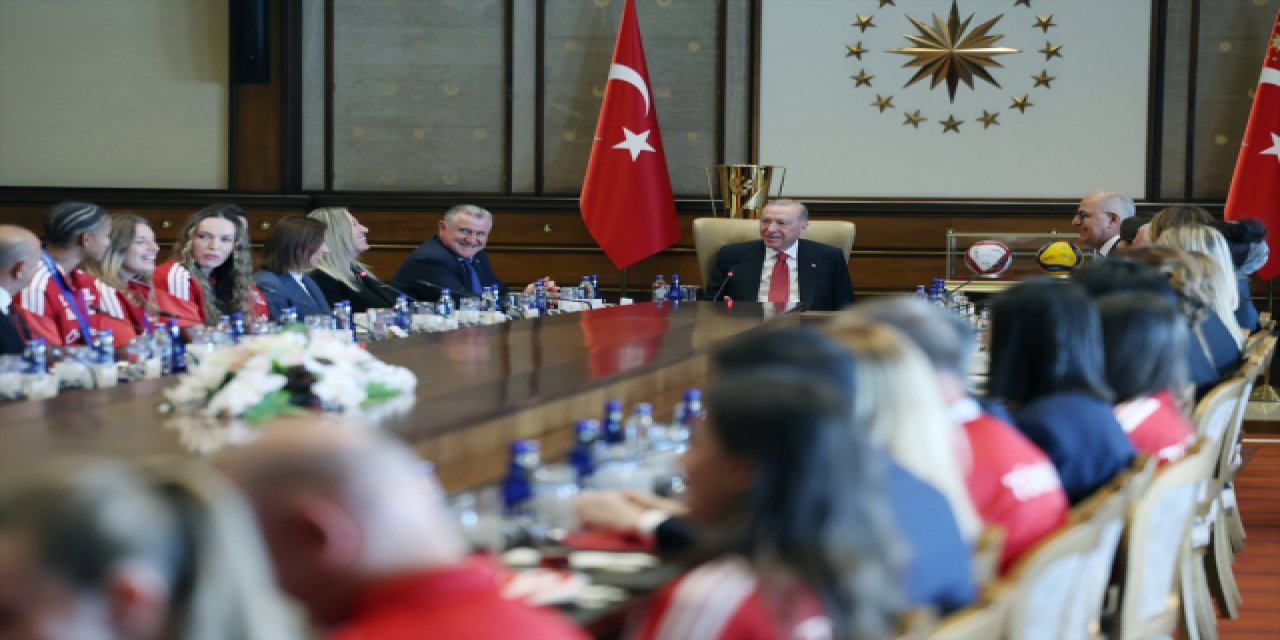 Cumhurbaşkanı Erdoğan İle Eda Erdem Arasında Gülümseten Diyalog