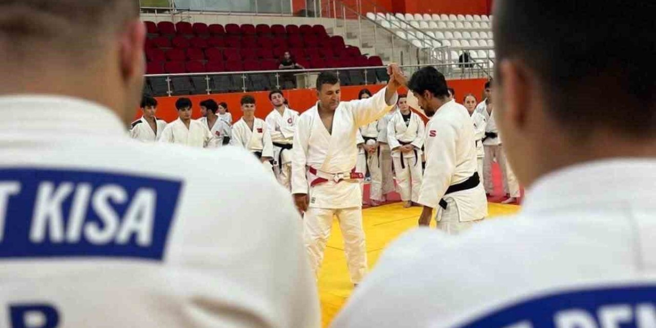Bilecik'te 1., 2. Ve 3. Dan Judo Sınavında 58 Kursiyer Ter Döktü