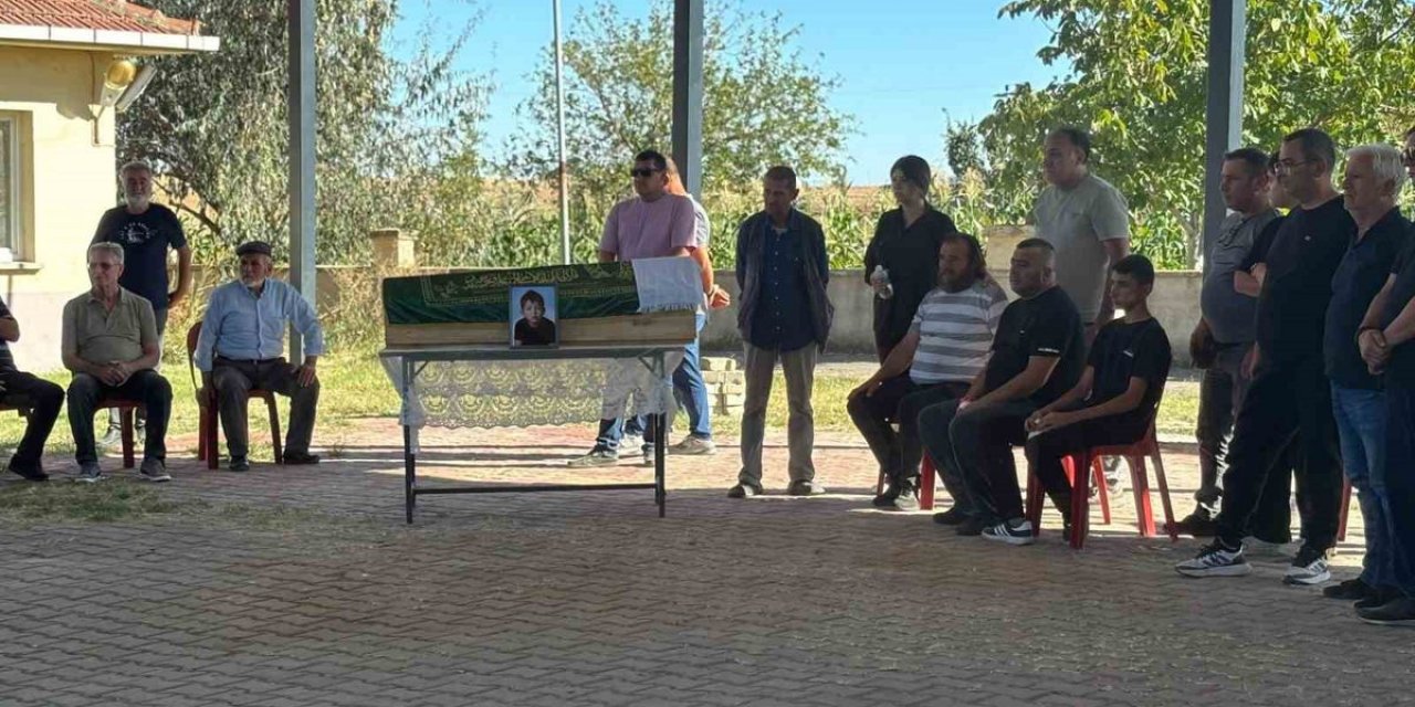 Kırklareli Babaeski'de Kazada Hayatını Kaybeden 7 Yaşındaki Çocuk Gözyaşlarıyla Toprağa Verildi