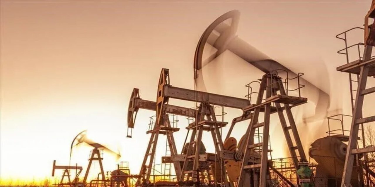 ABD, Orta Doğu'daki Arz Kesintileri Nedeniyle Petrol Fiyatı Tahminlerini Yükseltti