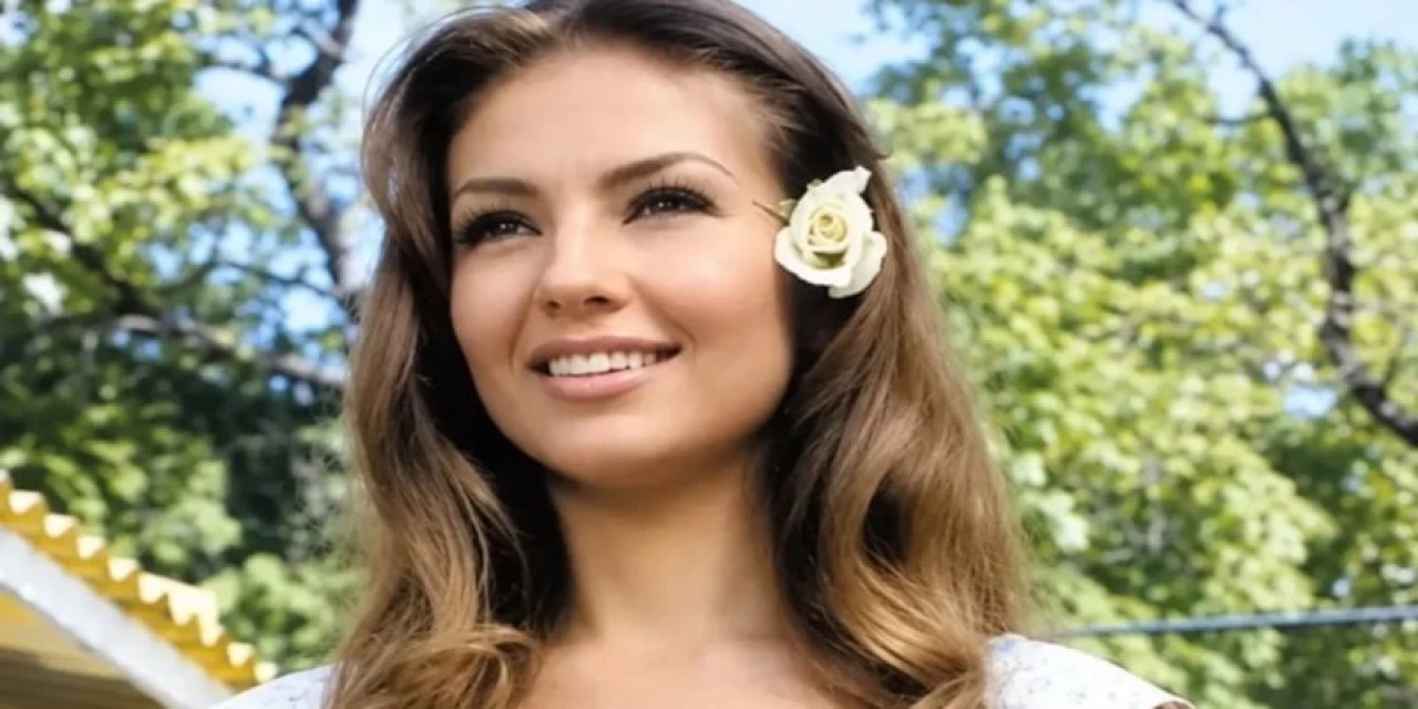 50 Yaşındaki Thalia Yıllara Meydan Okuyor