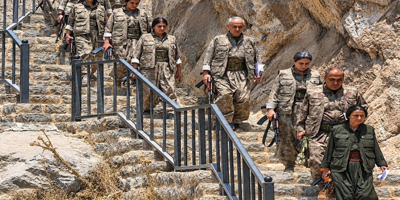 Irak’ta PKK Bağlantılı Gruplar Silahlarını Devlete Teslim Etmeye Başlıyorlar