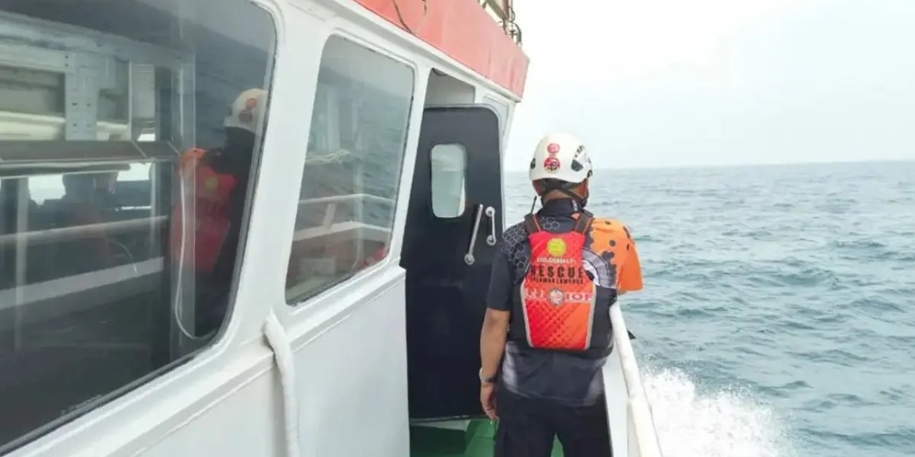 Endonezya'da 241 Kişiyi Taşıyan Gemiyle İrtibatın Kesilmesinin Ardından Arama Çalışmaları Başlatıldı