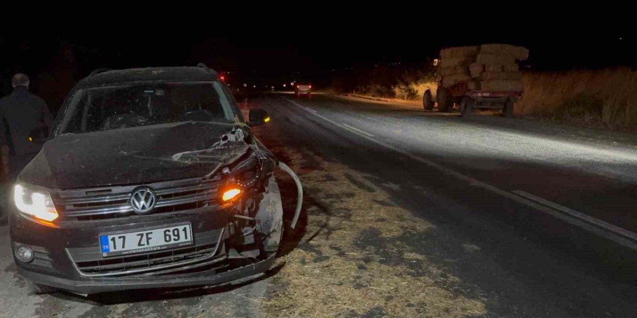 Çan'da Otomobil Saman Yüklü Traktöre Çarptı, Otomobil Sürücüsü Yaralandı
