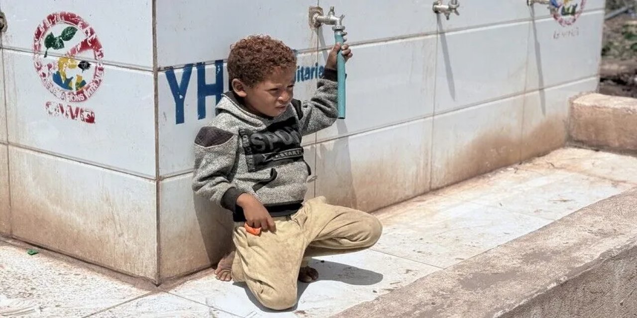 BM: Yemen'de Çatışmalar 137 Bini Aşkın Çocuğu Eğitimden Mahrum Bıraktı
