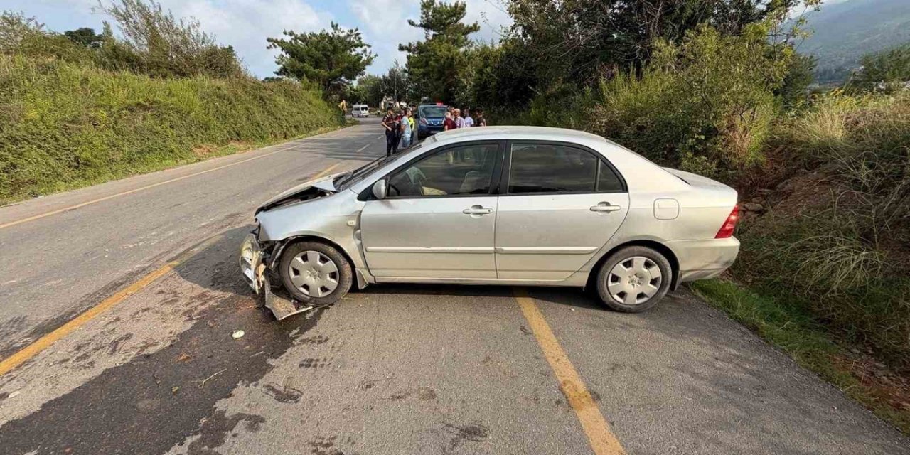 Osmaniye Düziçi'nde Virajda Takla Atan Otomobilin Sürücüsü Yaralandı