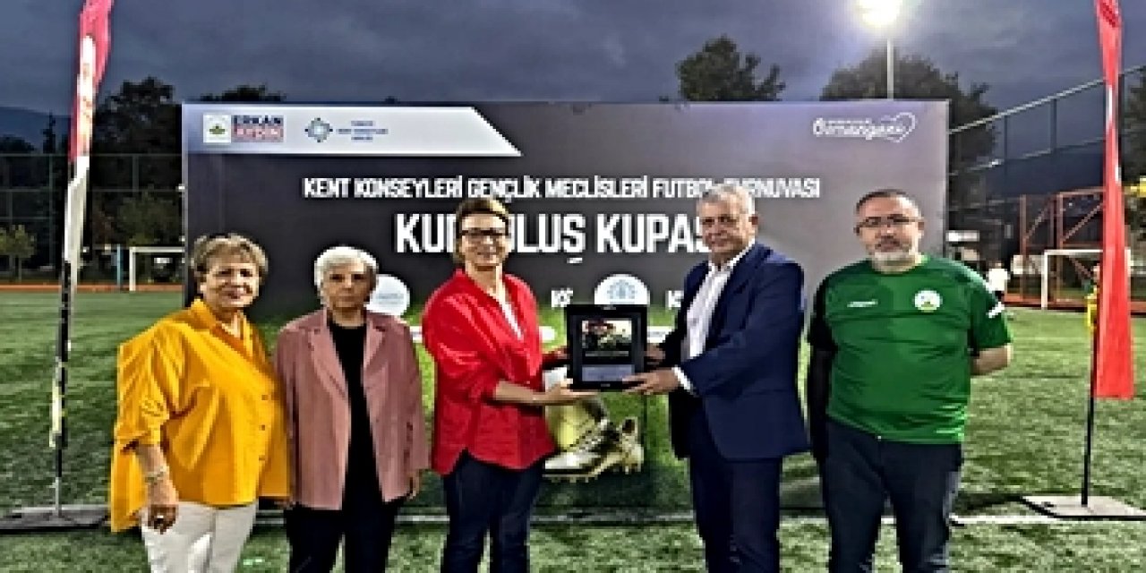 Osmangazi'de Kurtuluş Kupası'nda Gençlik Meclisleri Buluştu