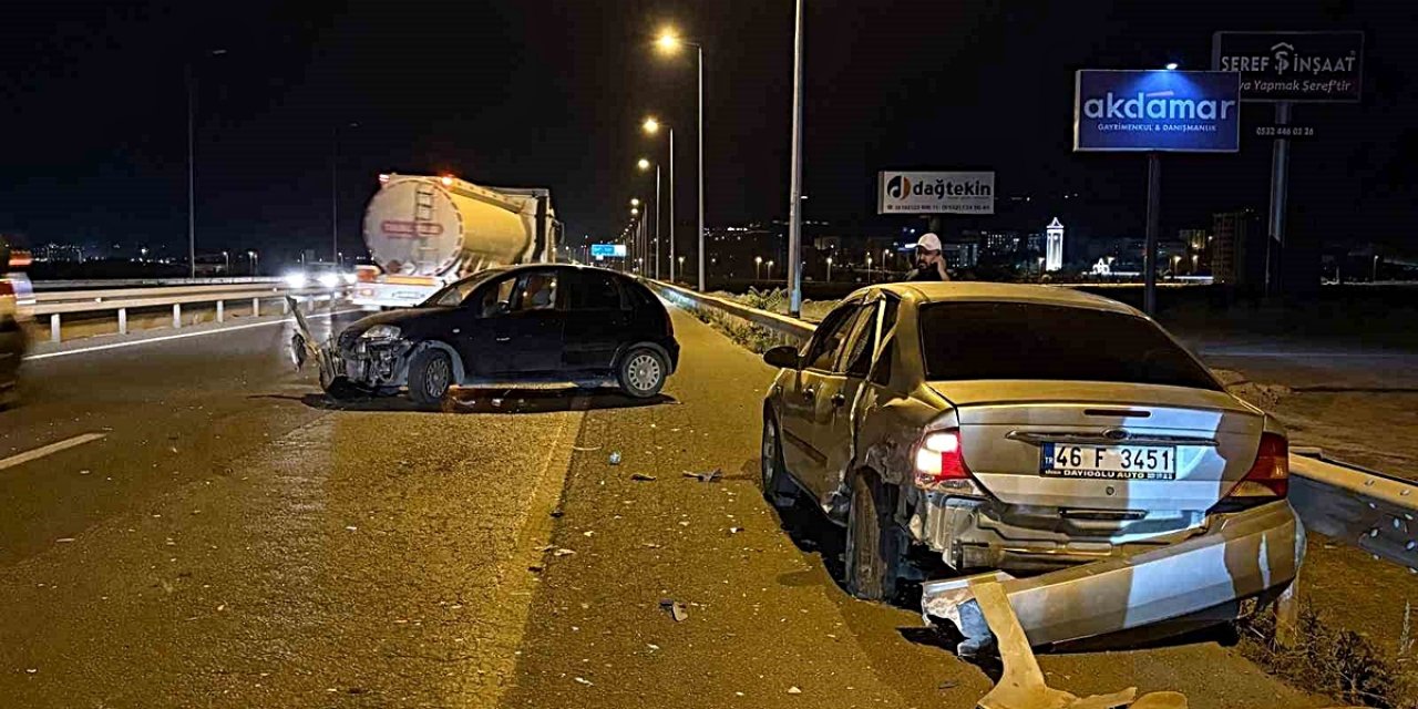 Kayseri Kocasinan'da İki Otomobil Çarpıştı, Sürücülerden Biri Yaralandı