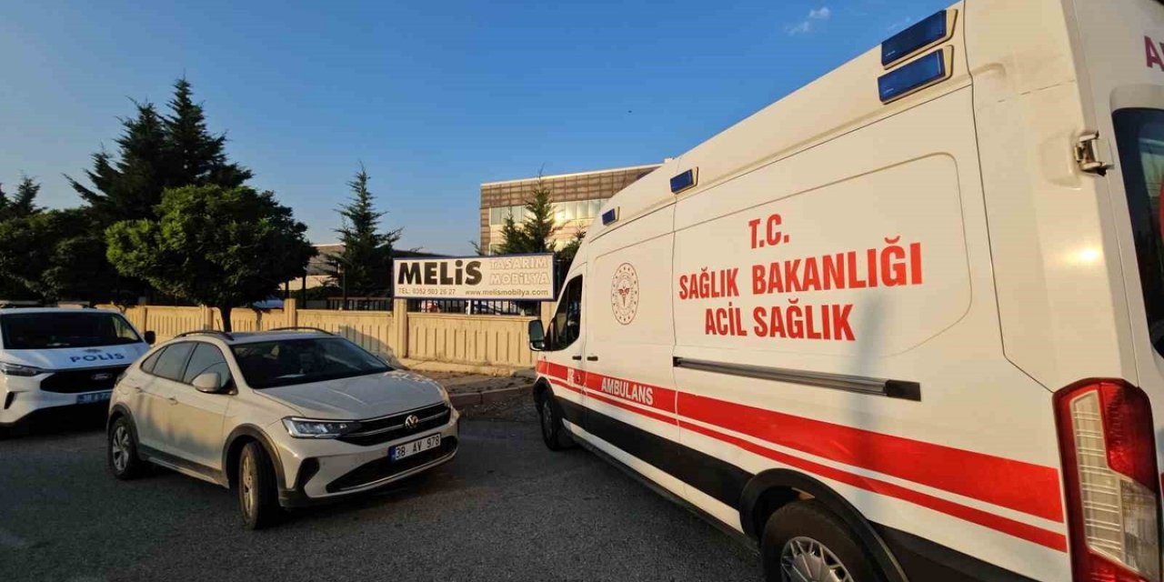 Kayseri Melikgazi'de Bir Şahıs Fabrika Önünde Tabancayla Başına Ateş Ederek Yaşamına Son Verdi