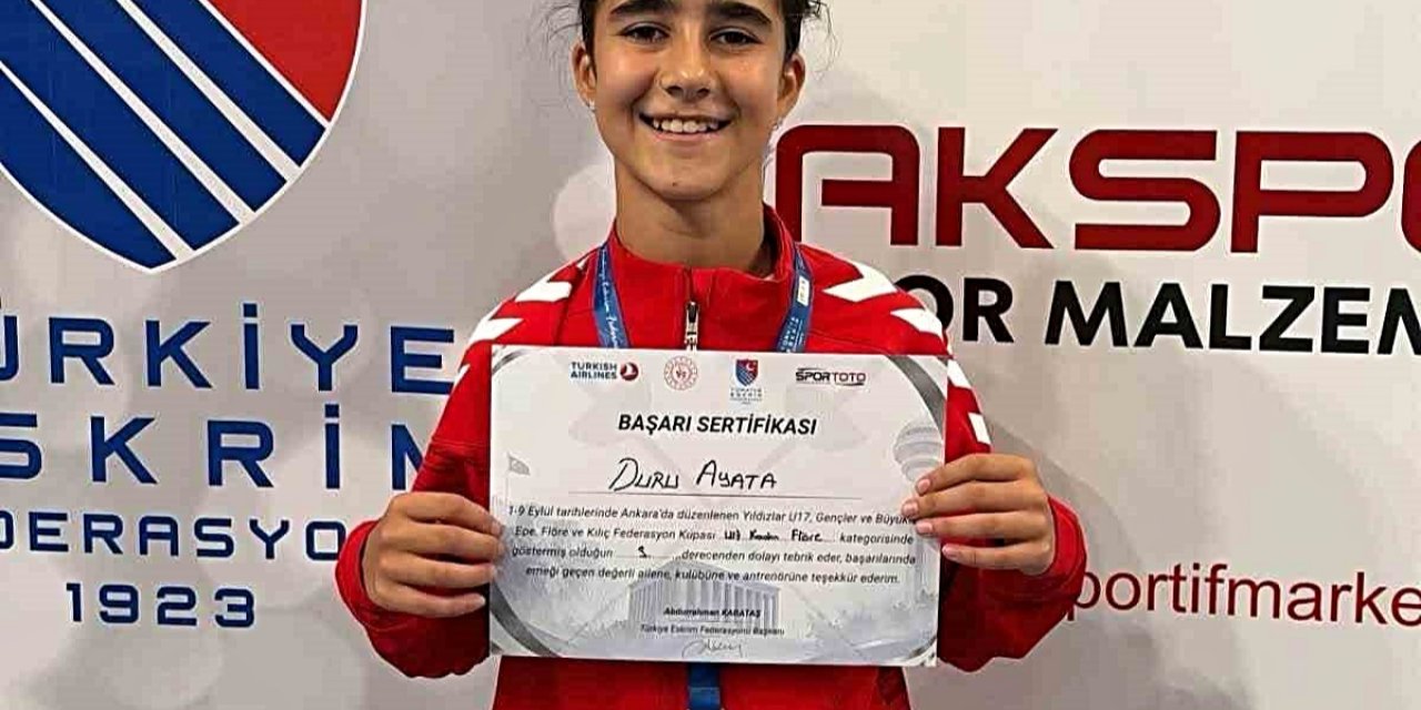 Balıkesirli Eskrimciler Ankara'daki Federasyon Kupası'nda 1 Şampiyonluk Ve 2 Üçüncülük Kazandı