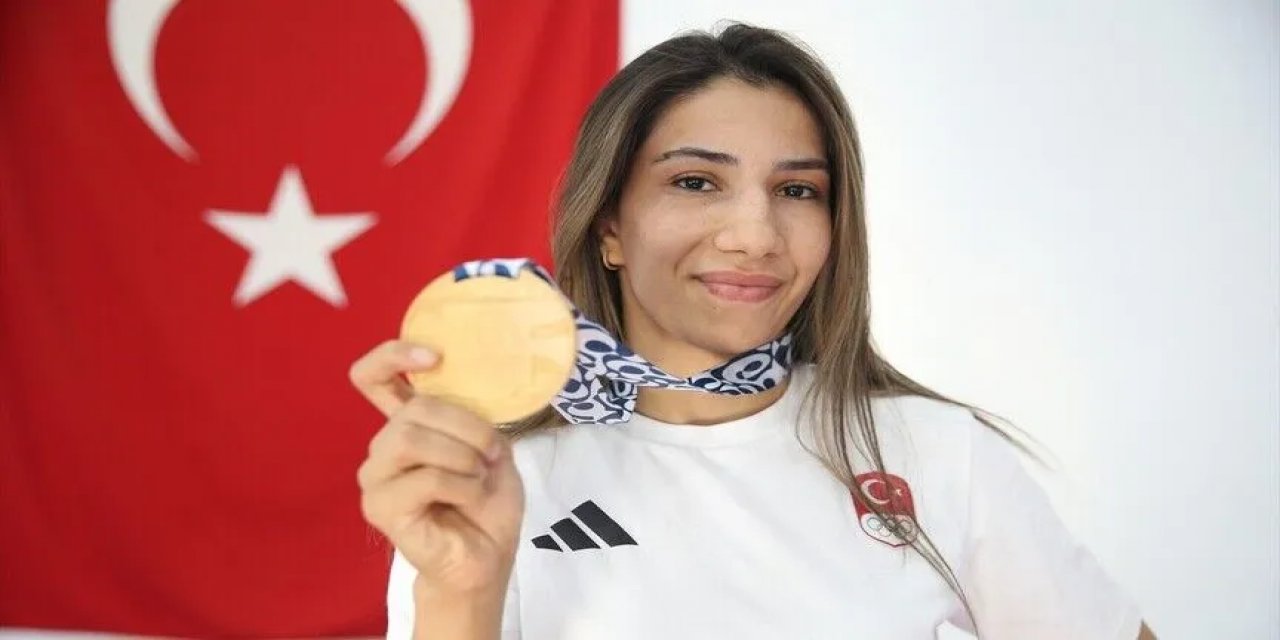 Şampiyon Ablasının İzinden Giden Zehra, Akdeniz Oyunları'ndan Altın Madalyayla Döndü