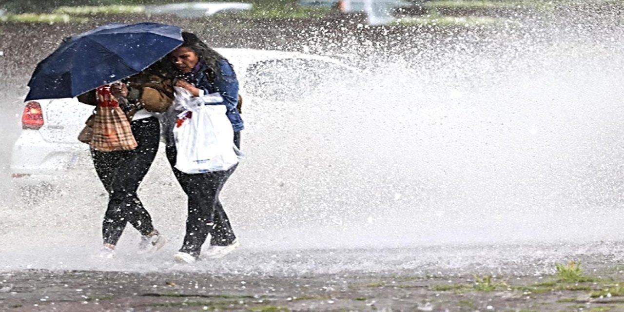 Meteoroloji'den 12 İle Sarı Kodlu Uyarı! Sel, Su Baskını, Yıldırım Tehlikesi Hepsi Birden Gelecek