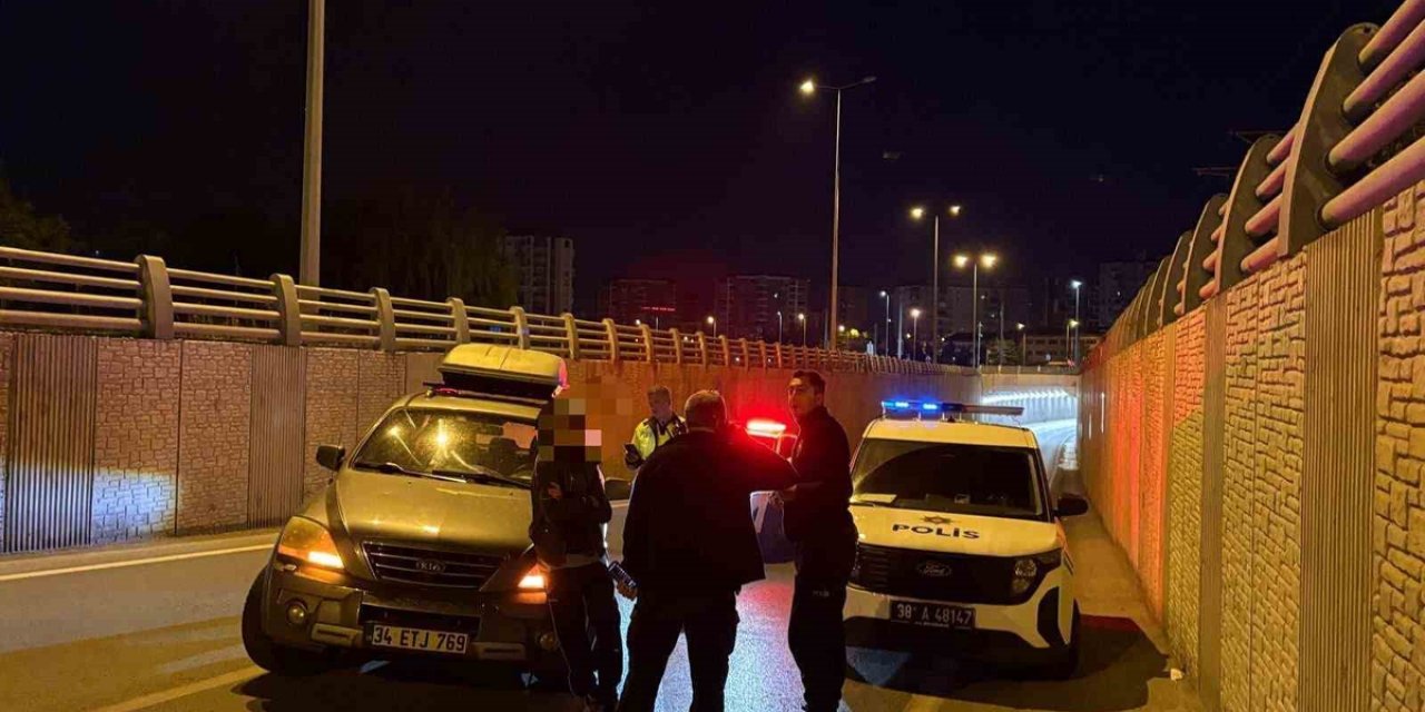 Yozgat’tan Dedesinin Aracını İzinsiz Alan Engelli Sürücü Kayseri’de Kaza Yaptı