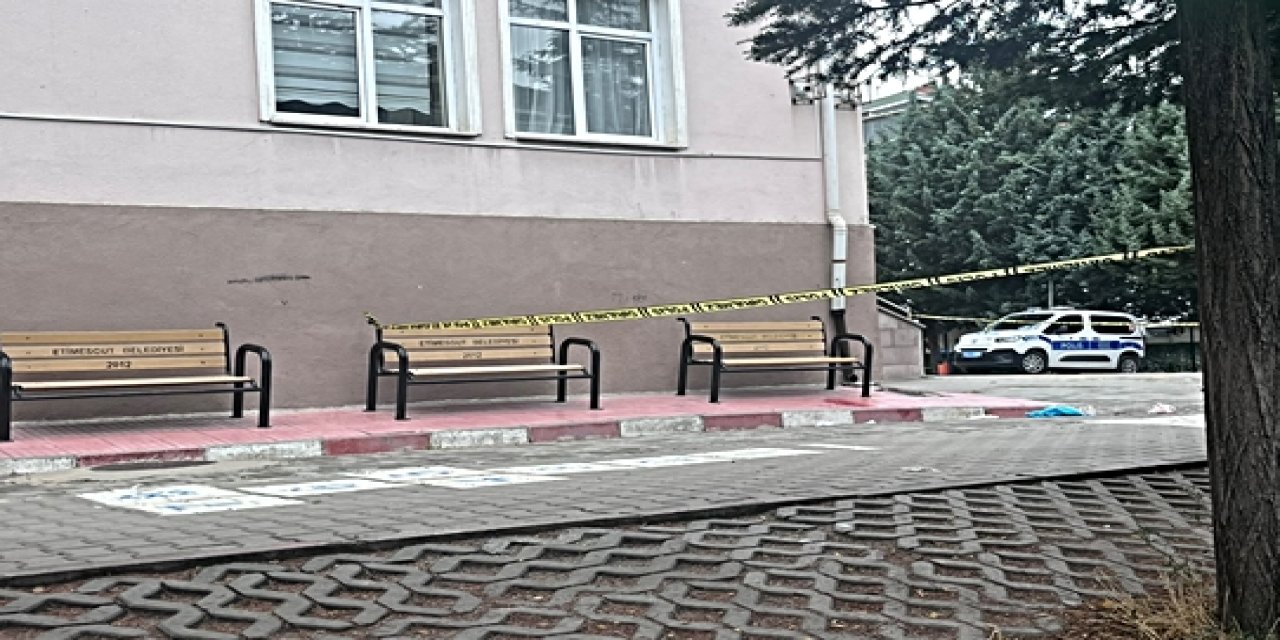 Boşanma Aşamasındaki Eşini Bıçakla Ağır Yaraladı