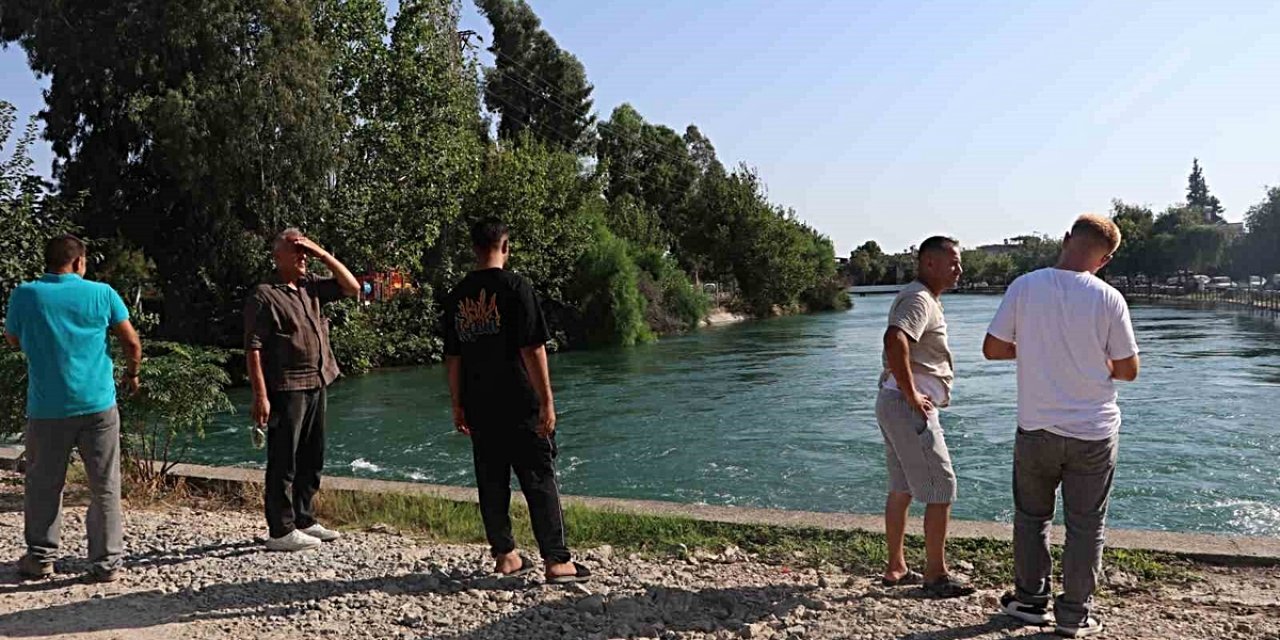 Adana Yüreğir'de Sulama Kanalına Giren Kişi Kayboldu, Dalgıç Polisler Arıyor