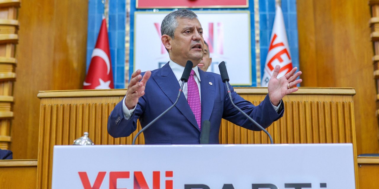 Her Ay Bir Yerde: Özgür Özel, Türkiye'yi Bu Kez Fransızlara Şikayet Etti! Gelecek Ay Nereden Çıkacak?
