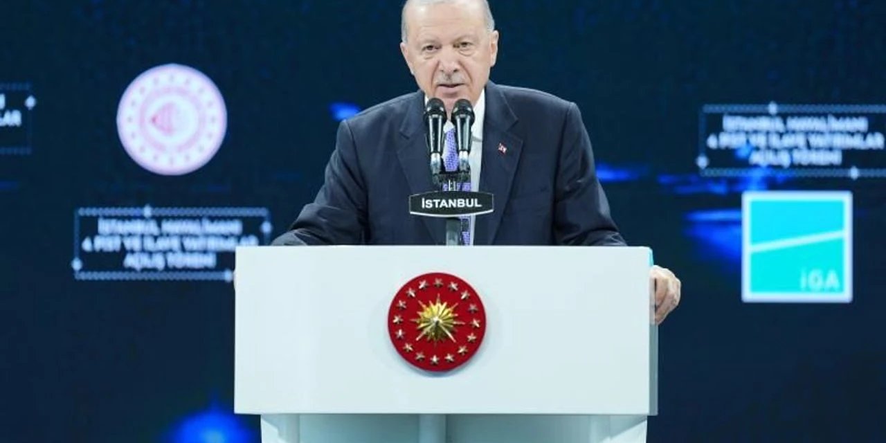 Cumhurbaşkanı Erdoğan'dan Yeni Parti'ye Gönderme: İsim Tartışmasıyla Günlerini İsraf Ede Dursunlar