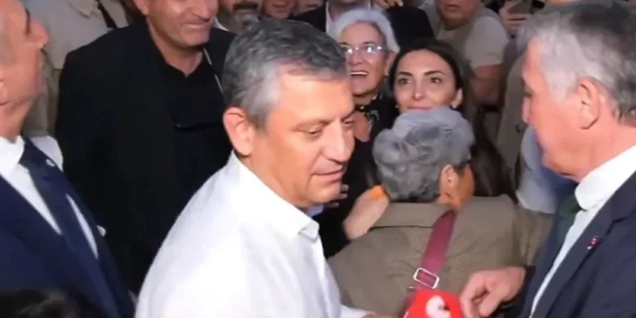 Özgür Özel'den Vatandaşlara Tepki Çeken Tavır! Hem Azarladı, Hem Beddua Etti