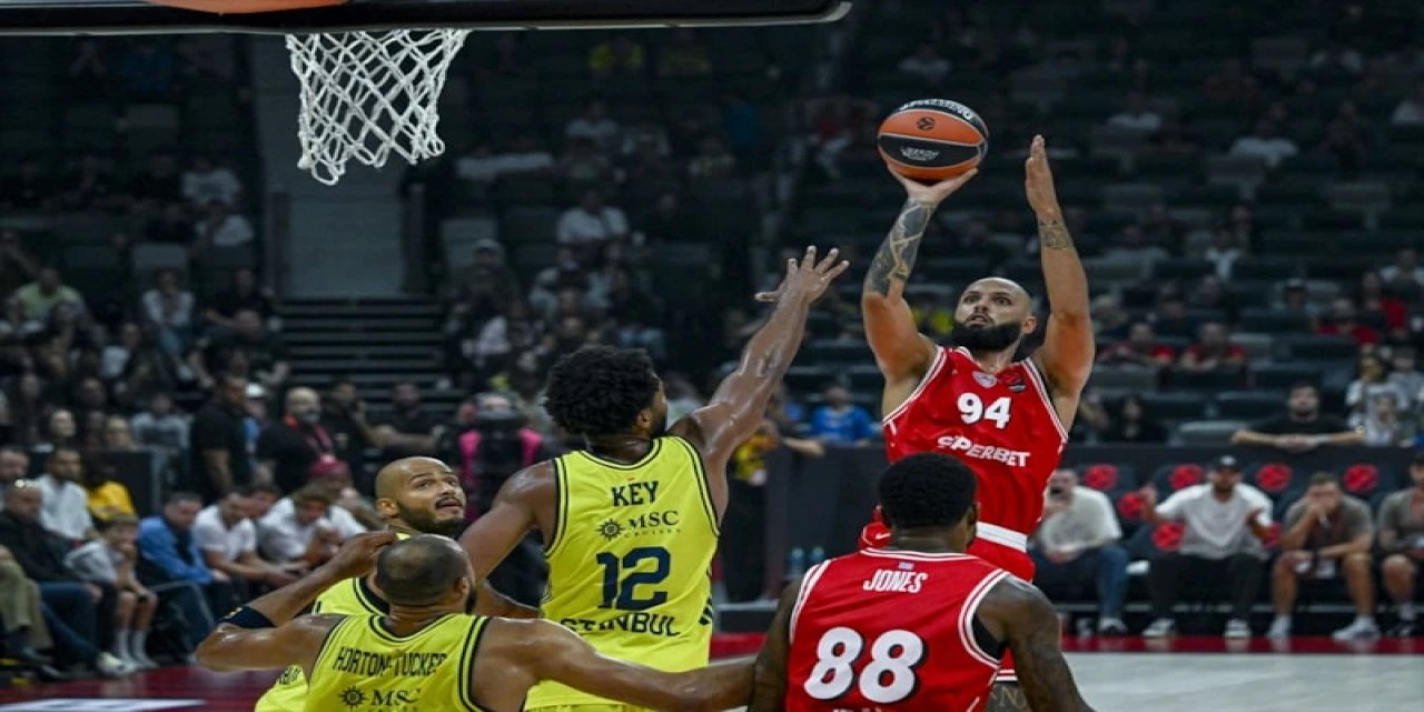 Fenerbahçe, Süper Kupa Yarı Finalinde Olympiakos'a Yenildi