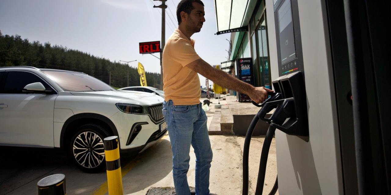 Ağustos'ta Elektrikli Araçlara 3,5 Milyonun Üzerinde Şarj İşlemi Yapıldı